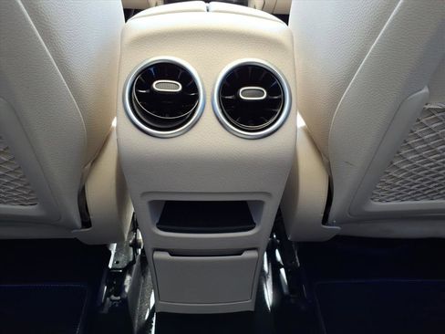 Used 2020 Mercedes-Benz GLB 250 4MATIC image 14