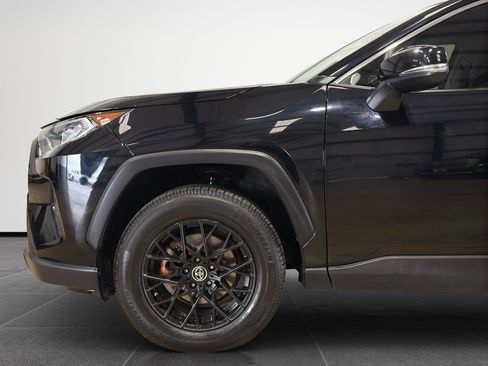 Used 2019 Toyota RAV4 XLE image 2