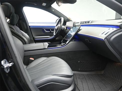 Used 2023 Mercedes-Benz S 500 S 500 image 27