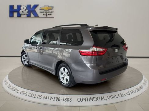 Used 2018 Toyota Sienna LE FWD image 4