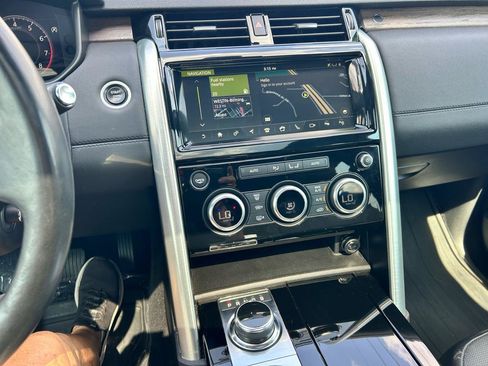 Used 2020 Land Rover Discovery HSE AWD/4WD image 4