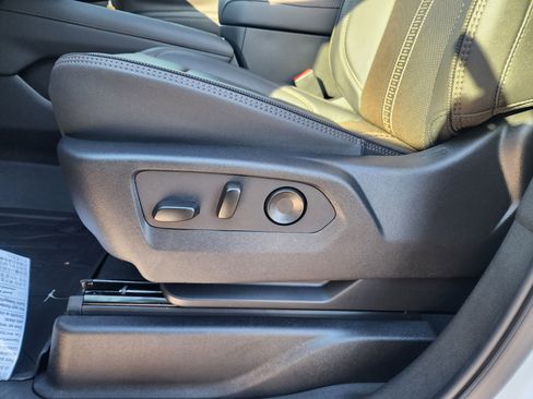 New 2026 Chevrolet Suburban High Country image 26