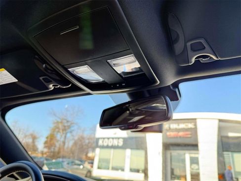 Used 2023 Dodge Challenger R/T w/ Plus Package image 38