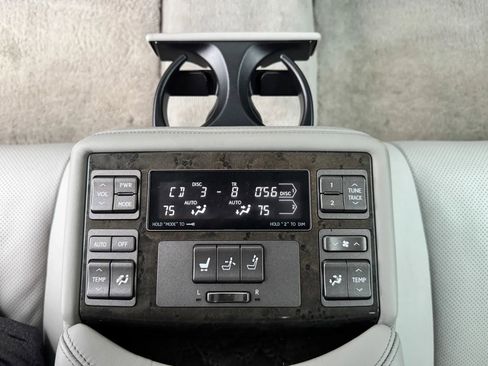Used 2008 Lexus LS 600h L image 25