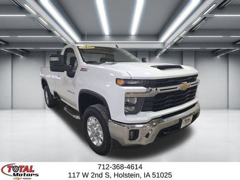 Used 2025 Chevrolet Silverado 3500 LT AWD/4WD image 2
