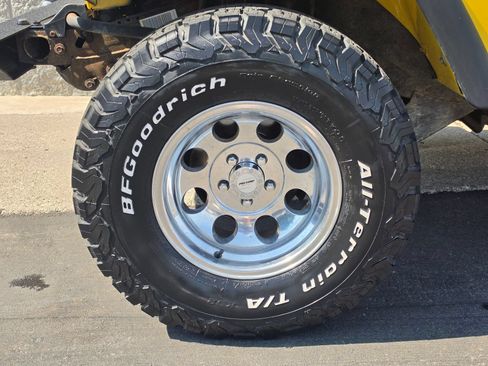 Used 2006 Jeep Wrangler X w/ Tire & Wheel Group (Ecco) AWD/4WD image 5