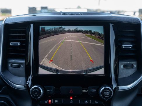 Used 2024 RAM 1500 Laramie image 30