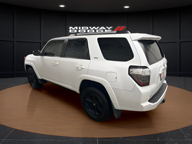 Used 2022 Toyota 4Runner SR5 AWD/4WD image 3
