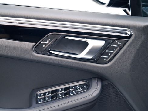 Certified 2026 Porsche Macan Turbo AWD/4WD image 23