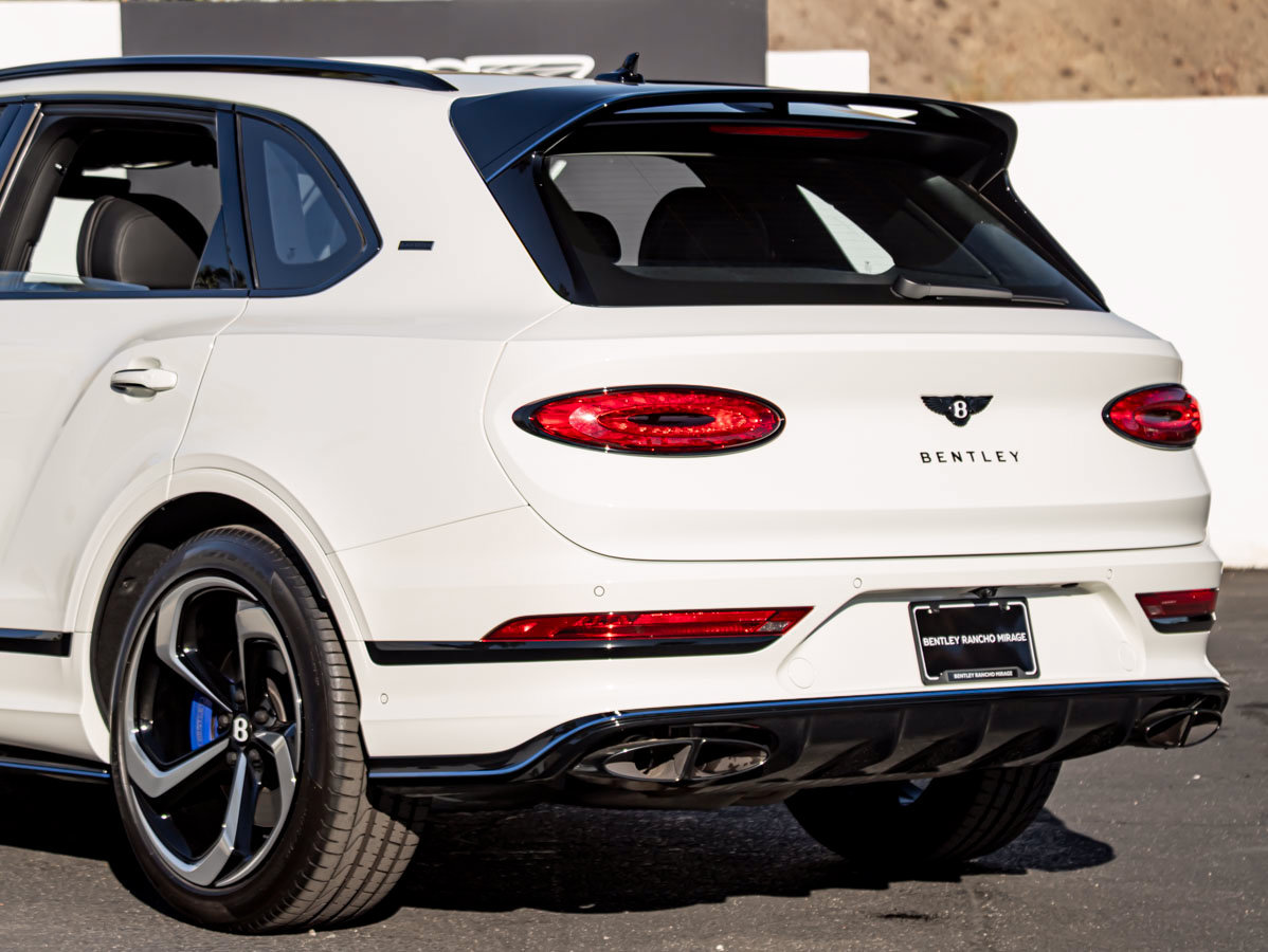 Certified 2025 Bentley Bentayga AWD/4WD image 14