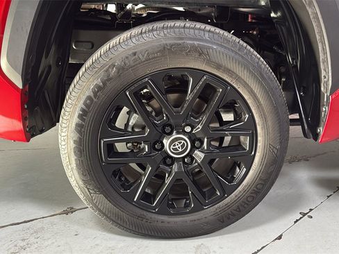 Used 2024 Toyota Tundra Limited image 22