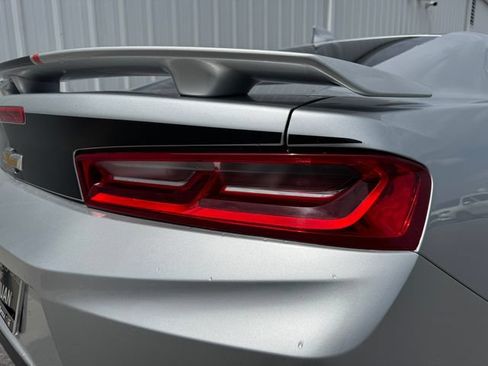 Used 2017 Chevrolet Camaro SS RWD image 32