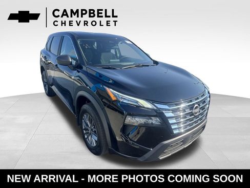Used 2025 Nissan Rogue S AWD/4WD image 7