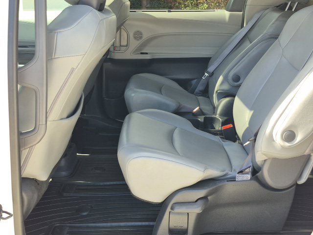 Used 2022 Toyota Sienna XLE w/ XLE Plus Package FWD image 20