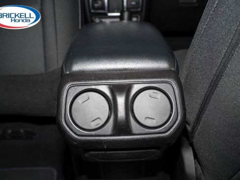 Used 2019 Jeep Wrangler Sport AWD/4WD image 17