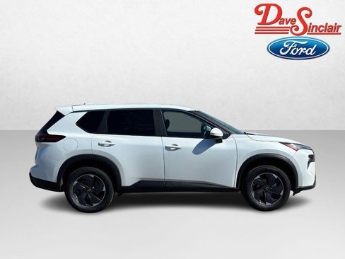 Used 2024 Nissan Rogue SV image 5