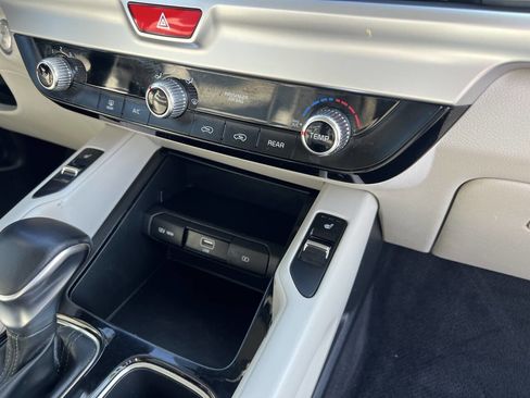 Used 2021 Kia Telluride S image 16