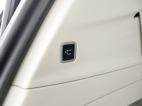 Certified 2023 Chrysler Pacifica Touring-L FWD image 19