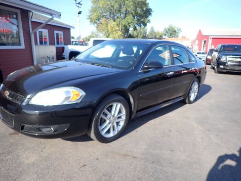 Used 2012 Chevrolet Impala LTZ FWD image 3