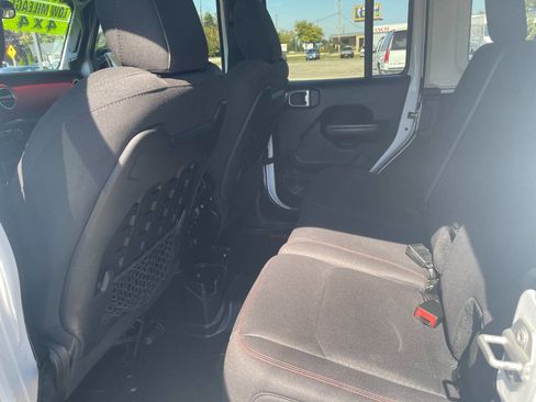 Used 2018 Jeep Wrangler Unlimited Rubicon w/ Steel Bumper Group image 11