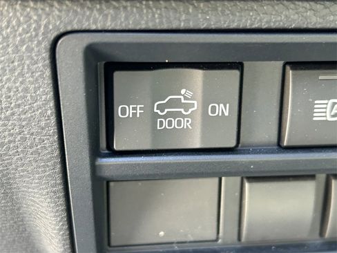 Used 2022 Toyota Tundra Limited image 27