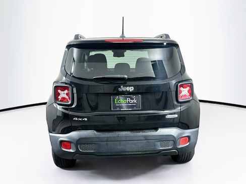 Used 2017 Jeep Renegade Latitude w/ Safety & Security Group (ALP) AWD/4WD image 7