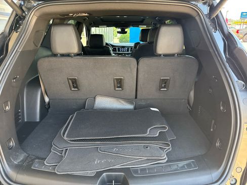Used 2023 Buick Enclave Avenir image 29