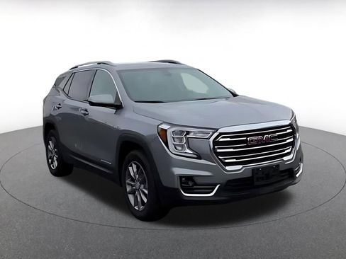 Used 2024 GMC Terrain SLT AWD/4WD image 3