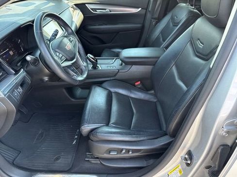 Used 2017 Cadillac XT5 Luxury w/ Driver Awareness Package AWD/4WD image 10