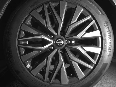 Used 2025 Nissan Altima 2.5 SV FWD image 14