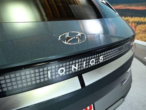 Used 2024 Hyundai Ioniq 5 Limited AWD/4WD image 14