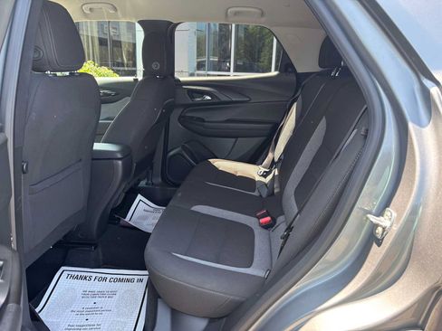 Used 2025 Chevrolet TrailBlazer LT AWD/4WD image 14