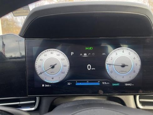 Used 2024 Hyundai Elantra SEL image 11