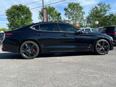 Used 2022 Genesis G70 3.3T RWD image 9
