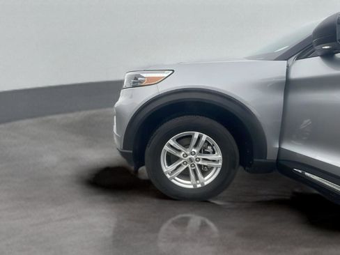 Used 2023 Ford Explorer XLT image 23