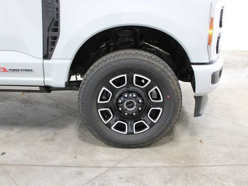 Used 2026 Ford F250 Platinum AWD/4WD image 43