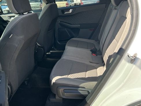 Used 2020 Ford Escape SE image 13