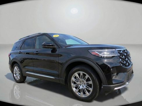 Used 2025 Ford Explorer Platinum RWD image 1