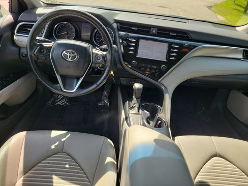 Used 2018 Toyota Camry SE FWD image 26