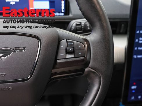 Used 2021 Ford Mustang Mach-E Select w/ Comfort/Appearance Package AWD/4WD image 16