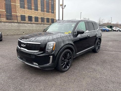 Used 2022 Kia Telluride SX w/ SX Prestige Package image 3