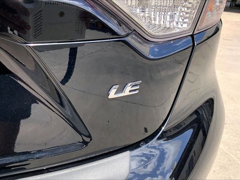 Used 2025 Toyota Corolla LE FWD image 10