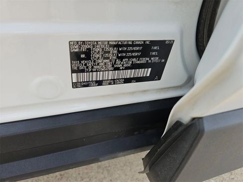 Used 2025 Toyota RAV4 LE image 27