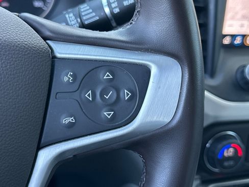 Used 2023 GMC Acadia SLT image 40