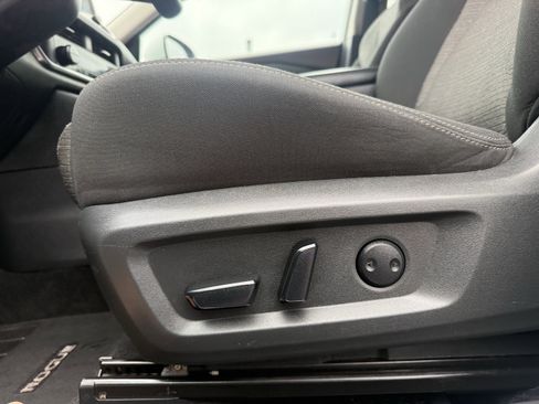 Used 2023 Nissan Rogue SV image 19