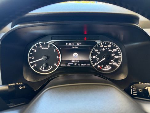 Used 2025 Nissan Rogue SV FWD image 42