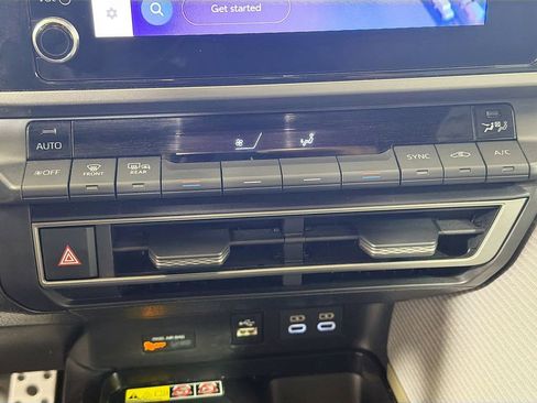 Used 2025 Toyota Camry SE FWD image 17