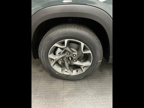 New 2026 Chevrolet Trax LT w/ LT Convenience Package FWD image 36