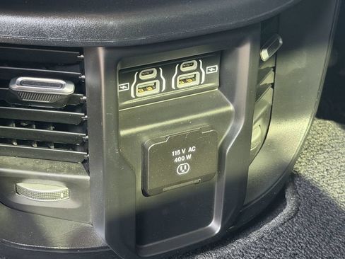 Used 2024 RAM 2500 Laramie w/ Safety Group AWD/4WD image 29