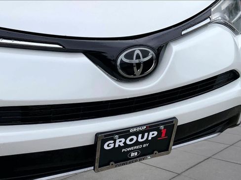 Used 2018 Toyota RAV4 Limited AWD/4WD image 32